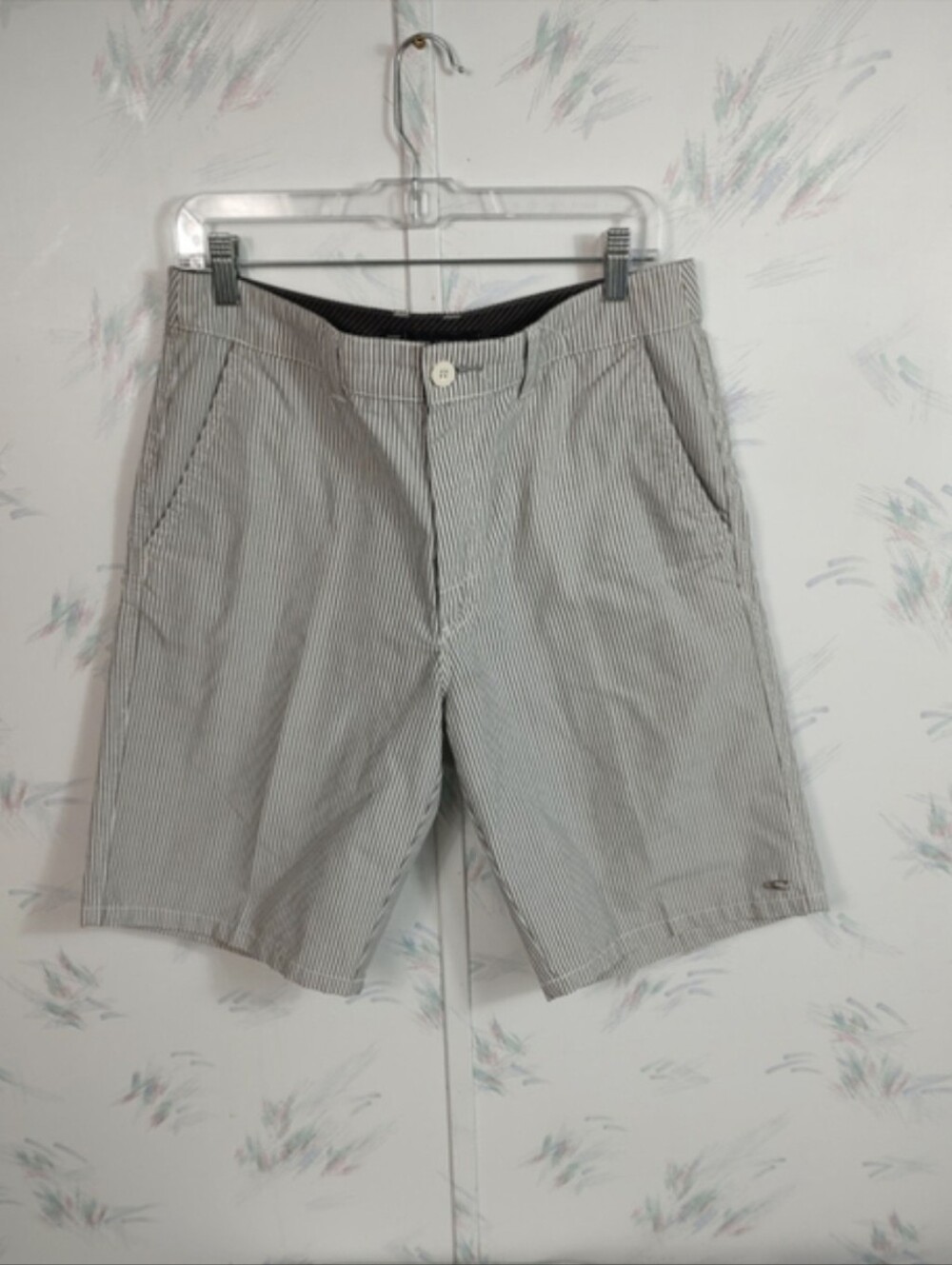 Men's O'Neill Flat Front Shorts Waist 32 White Grey Striped